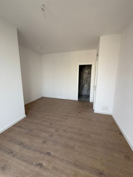 Tirane, jepet me qera zyre Kati 2, 152 m² 1.500 € (Rruga Mine Peza)