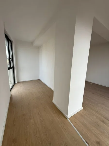 Tirane, jepet me qera zyre Kati 2, 152 m² 1.500 € (Rruga Mine Peza)