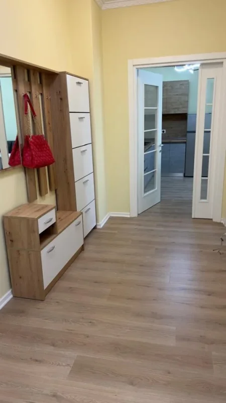 Tirane, jepet me qera apartament 2+1+Ballkon Kati 3, 100 m² 550 € (Tek Grand Gallery, Yzberisht)