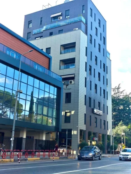 Tirane, jepet me qera apartament 2+1 Kati 6, 142 m² 2.800 € (RRUGA E ELBASANIT)