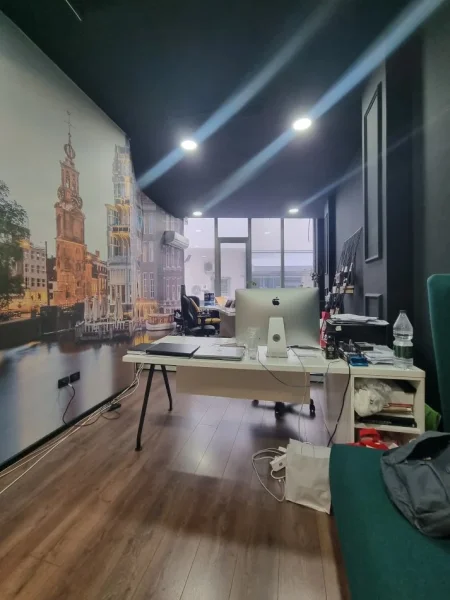 Tirane, jepet me qera zyre , 32 m² 350 € 