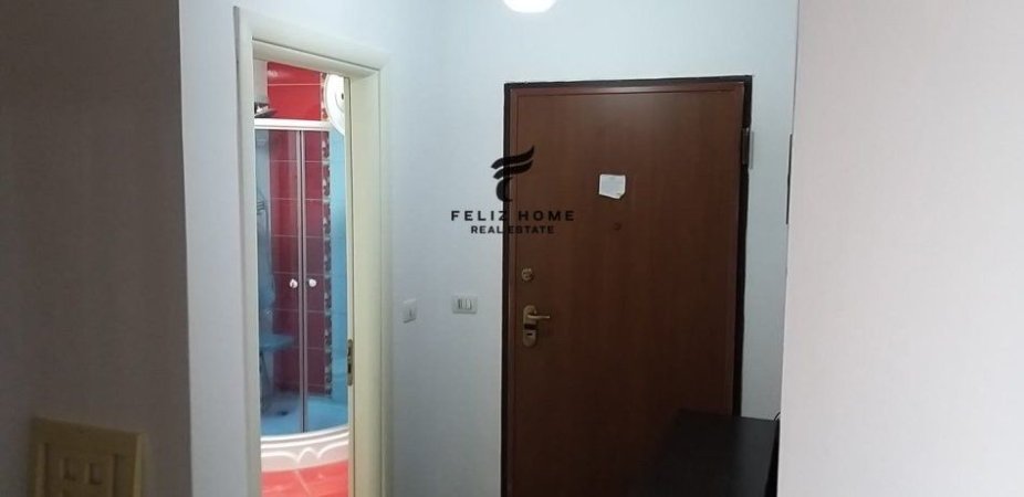 Tirane, jap me qera apartament 3+1 Kati 9, 160 m² 800 € (PAZARI I RI)