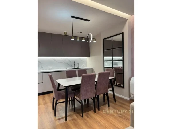 Tirane, jepet me qera apartament 1+1 Kati 2, 72 m² 700 € (Shkolla e kuqe)