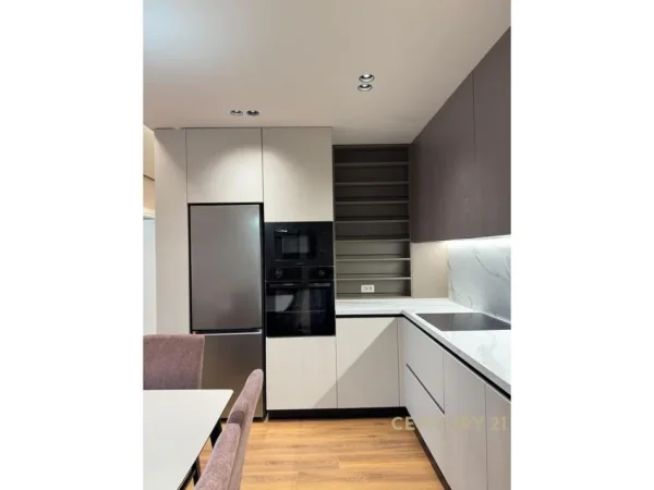 Tirane, jepet me qera apartament 1+1 Kati 2, 72 m² 700 € (Shkolla e kuqe)