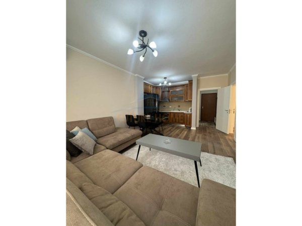 Tirane, jepet me qera apartament 1+1 Kati 4, 94 m² 650 € (ranë Shkollës së Bashkuar)