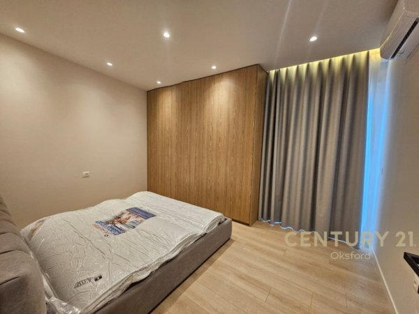 Tirane, jepet me qera apartament 2+1 Kati 4, 90 m² 700 € (Rezidenca Klensi)