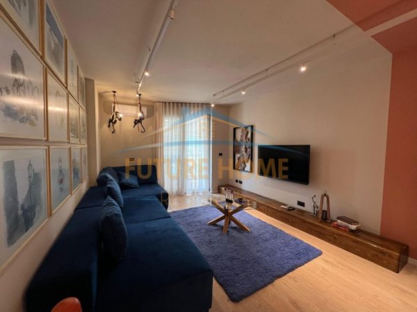 Tirane, jepet me qera apartament 1+1 Kati 12, 76 m² 1.000 € (prane ish Ekspozites)