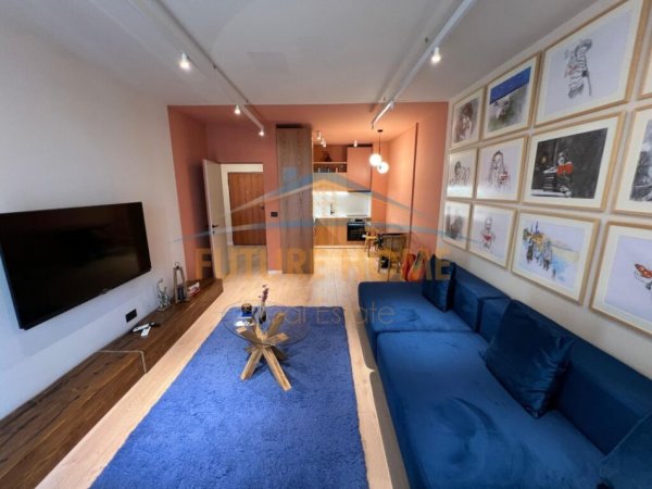 Tirane, jepet me qera apartament 1+1 Kati 12, 76 m² 1.000 € (prane ish Ekspozites)