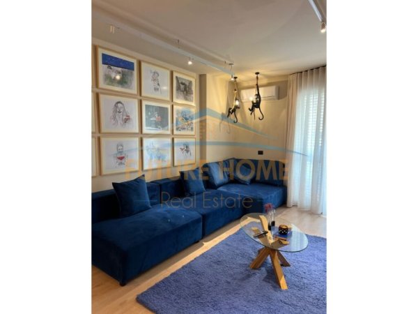 Tirane, jepet me qera apartament 1+1 Kati 12, 76 m² 1.000 € (prane ish Ekspozites)