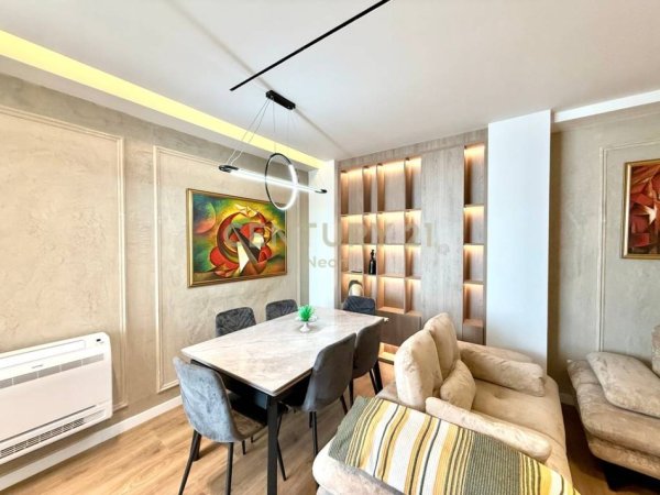 Tirane, jepet me qera apartament 3+1 Kati 9, 115 m² 1.200 € (Rruga e Kavajes)
