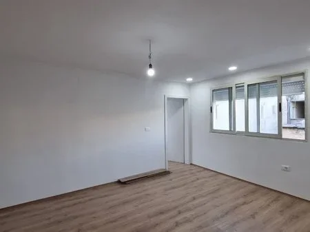 Shitet, Apartament 2+1, Stadiumi Dinamo, Tirane.