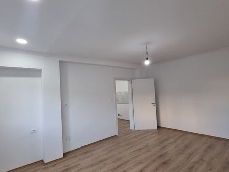 Shitet, Apartament 2+1, Stadiumi Dinamo, Tirane.