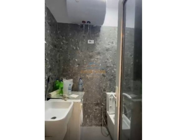 Shitet, Apartament 1+1, Rruga Arkitekt Sinani, Xhamllik, Tirane.