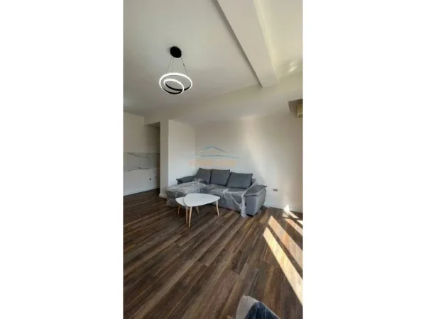 Shitet, Apartament 1+1, Rruga Arkitekt Sinani, Xhamllik, Tirane.