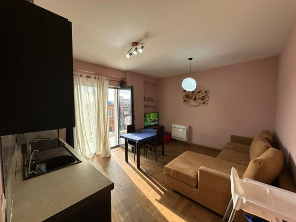 Tirane, jepet me qera apartament 1+1+Ballkon Kati 4, 65 m² 600 € (rruga dervish hatixhe)