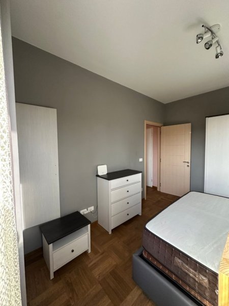 Tirane, jepet me qera apartament 1+1+Ballkon Kati 4, 65 m² 600 € (rruga dervish hatixhe)