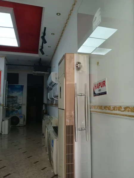 Tirane, jepet me qera dyqan Kati 0, 48 m² 450 € (rruga frederik shiroka)