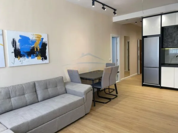 Shitet, Apartament 2+1+2, Rruga Dritan Hoxha, Tirane.