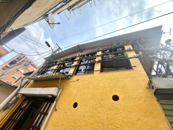 Ambient Biznesi Me Qera: 73m²📍 Rruga e Kavajes – Pas Sofres Turke Cmimi: 80,000 Leke / Muaj - Ambienti jepet BOSH si ne foto