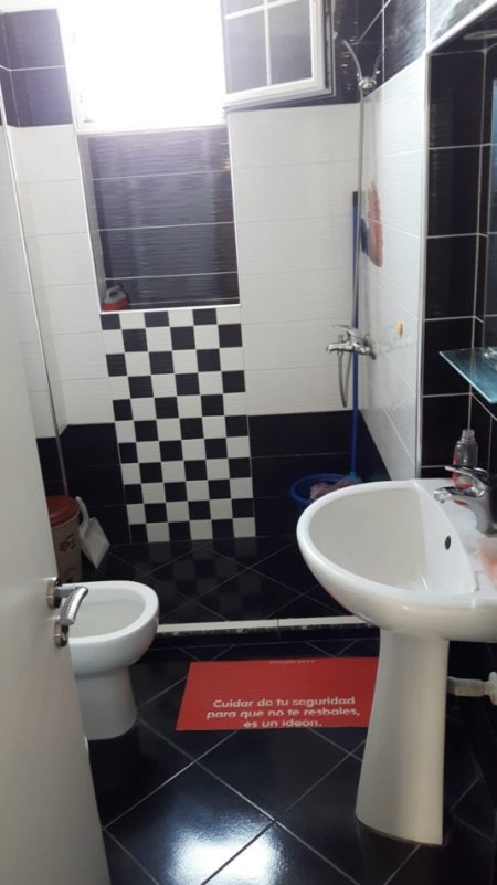 Tirane, jepet me qera apartament 2+1 Kati 5, 80 m² 650 € (Rruga Mine Peza)