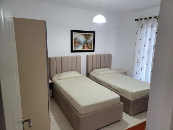 Tirane, jepet me qera apartament duplex 2+1 Kati 5, 80 m² 650 € (Tek Spari, Rruga Mine Peza)