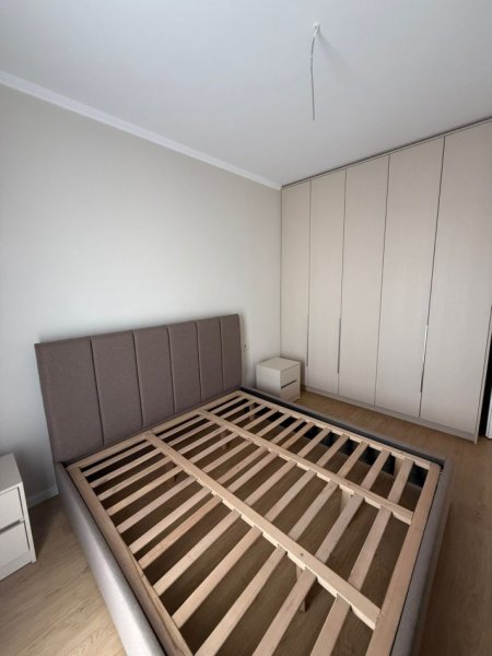 Tirane, jepet me qera apartament 1+1+Ballkon Kati 3, 70 m² 700 € (Mine Peza)