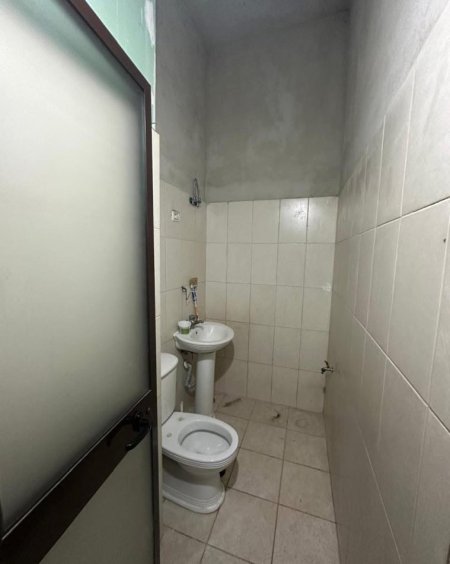 Tirane, shitet dyqan Kati 0, 69 m² (Rruga Thoma Koxhaj)