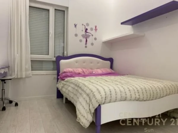 Tirane, shitet apartament+verande | Penthouse 2+1 Kati 6, 160 m² 240.000 € (Liqeni i thate)