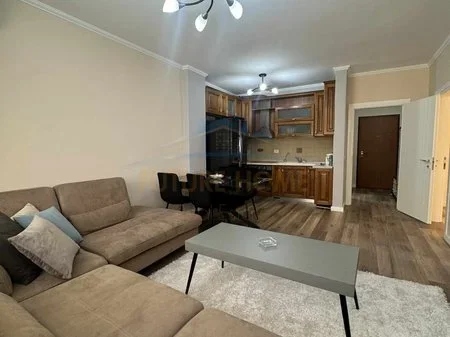 Tirane, jepet me qera apartament 2+1 Kati 4, 94 m² 650 € 
