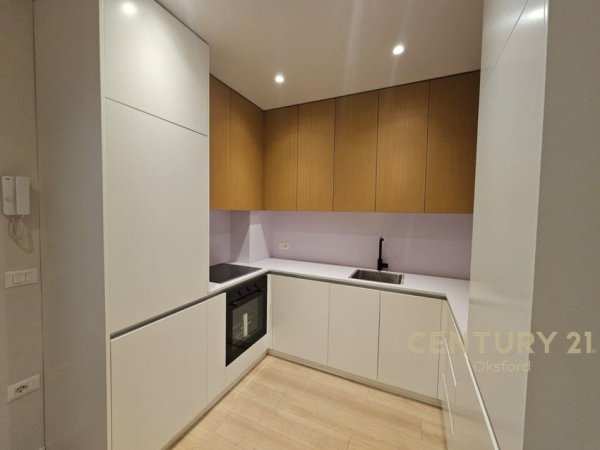 Tirane, jepet me qera apartament 2+1+Aneks+Ballkon Kati 4, 92 m² 700 € (Rezidenca Klensi)