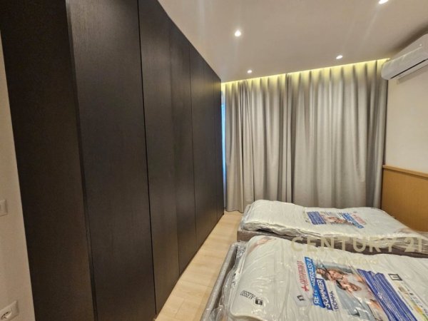 Tirane, jepet me qera apartament 2+1+Aneks+Ballkon Kati 4, 92 m² 700 € (Rezidenca Klensi)