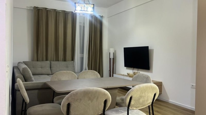 Tirane, jepet me qera apartament 1+1 Kati 1, 400 € 
