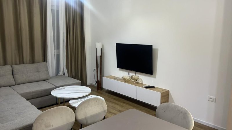 Tirane, jepet me qera apartament 1+1 Kati 1, 400 € 