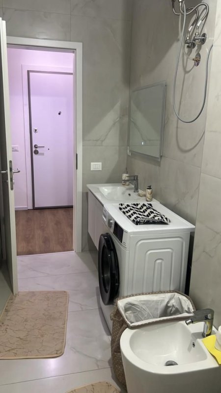 Tirane, jepet me qera apartament 1+1 Kati 1, 400 € 