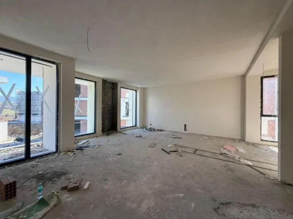 Tirane, shitet apartament 2+1 Kati 1, 294.000 € (Mjull-Bathore)