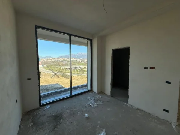 Tirane, shitet apartament 2+1 Kati 1, 294.000 € (Mjull-Bathore)