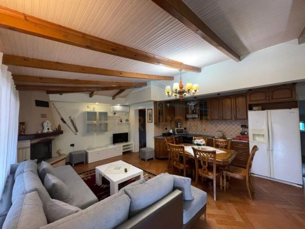 Shqiperi, jepet me qera apartament 3+1+Ballkon Kati 3, 167 m² 800 € (Vilat Gjermane)