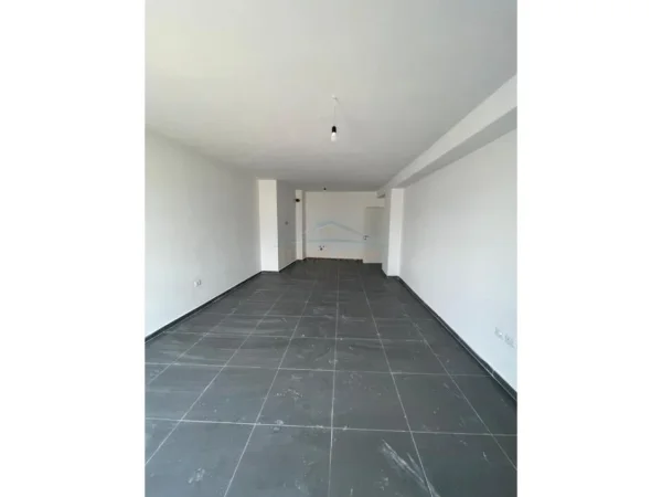 Tirane, shitet apartament 2+1 Kati 3, 110 m² 131.448 € (Rruga 5 Maji)