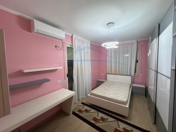 Tirane, jepet me qera apartament 3+1 Kati 2, 125 m² 900 € (Rruga Peti)
