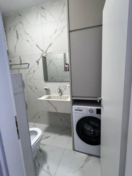 Tirane, jepet me qera apartament 2+1 Kati 4, 900 €