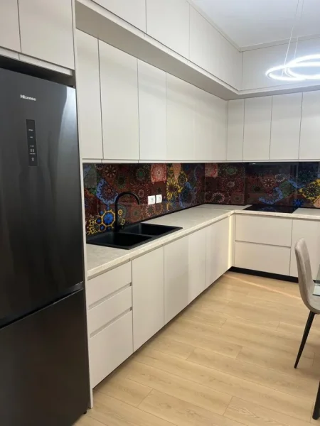 Tirane, jepet me qera apartament 1+1 Kati 4, 700 €