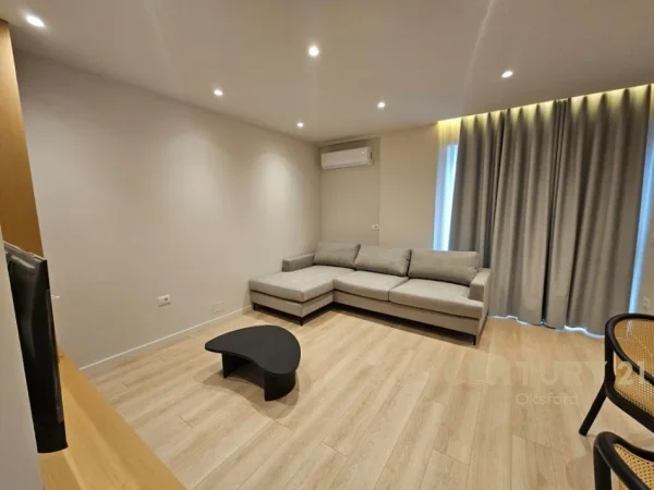Tirane, jepet me qera apartament 2+1 Kati 4, 92 m² 700 € (Astir)