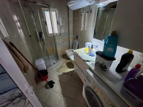 Tirane, shitet apartament 2+1 Kati 5, 76 m² 159.600 € (Rruga e Kavajes)