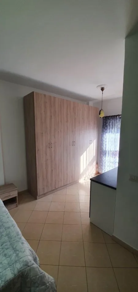 Tirane, jepet me qera apartament 2+1 , 110 m² 550 € 