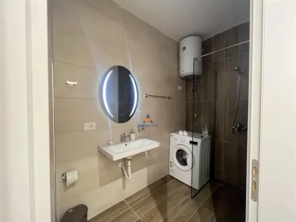 Tirane, jepet me qera apartament 1+1+Ballkon Kati 9, 70 m² 600 € (KOMPLEKSI TRIO TOWERS,DON BOSKO)