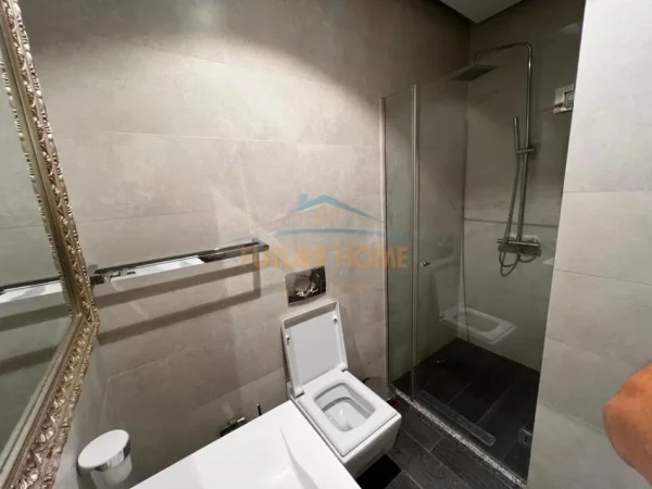 Tirane, jepet me qera apartament 3+1 Kati 7, 116 m² 1.000 € (Rruga Panorama)