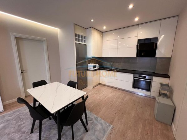 Tirane, jepet me qera apartament 3+1 Kati 7, 116 m² 1.000 € (Rruga Panorama)