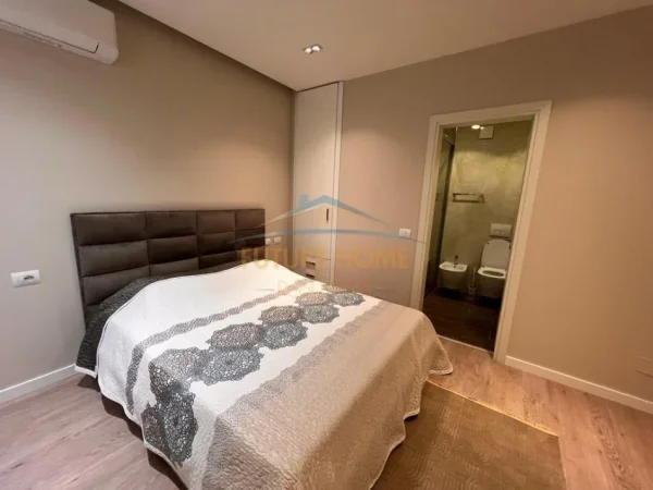 Tirane, jepet me qera apartament 3+1 Kati 7, 116 m² 1.000 € (Rruga Panorama)