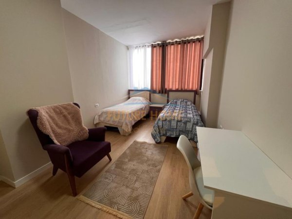 Tirane, jepet me qera apartament 3+1 Kati 7, 116 m² 1.000 € (Rruga Panorama)