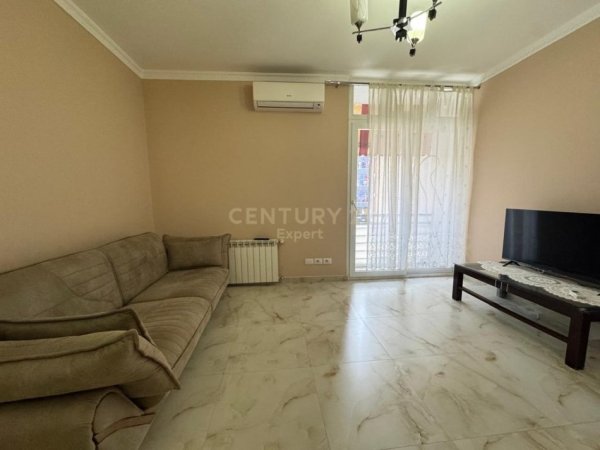 Tirane, jepet me qera apartament 2+1 Kati 3, 105 m² 500 € (5 Maji)